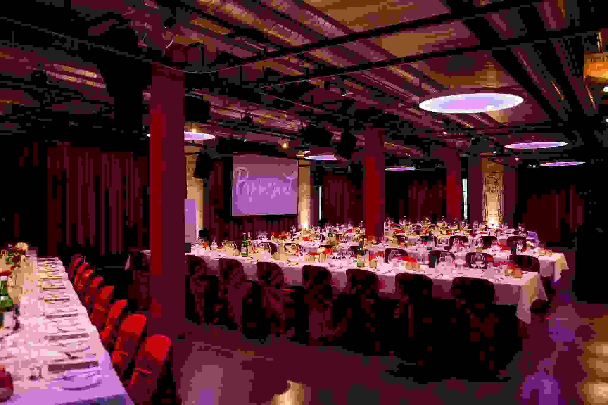 Gala dinner in the Papiersaal, tables laid, without people, mood