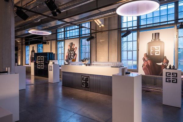 Kundenanlass im Papiersaal, Gäste, Bar, Moos