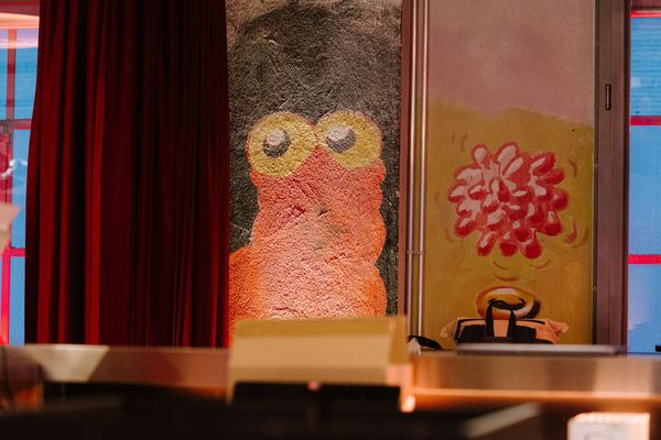 Kamin Sihlcity, Blick durch Fenster