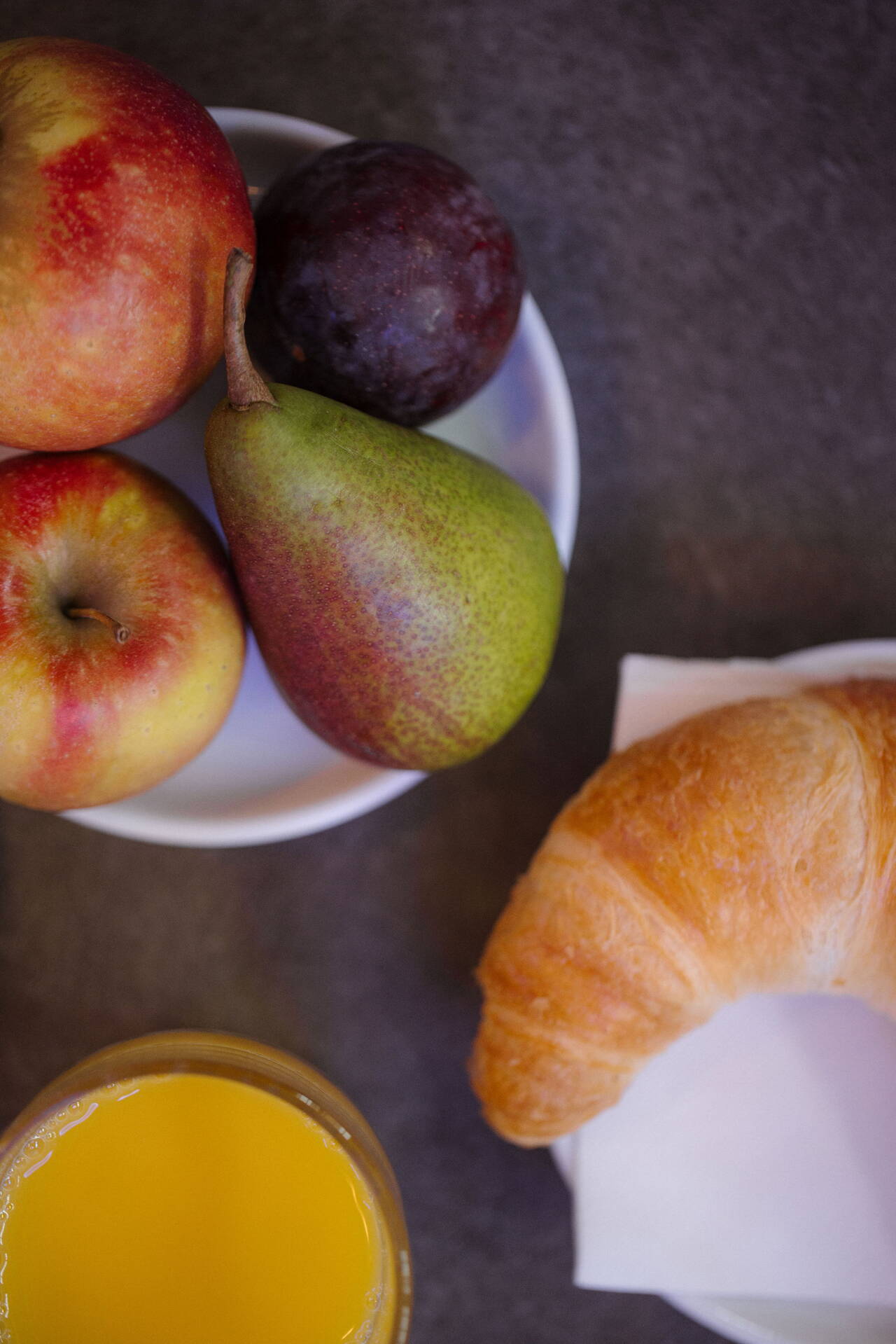 Package Catering, One More Cup Of Coffee, Gipfeli, Obst, Orangensaft