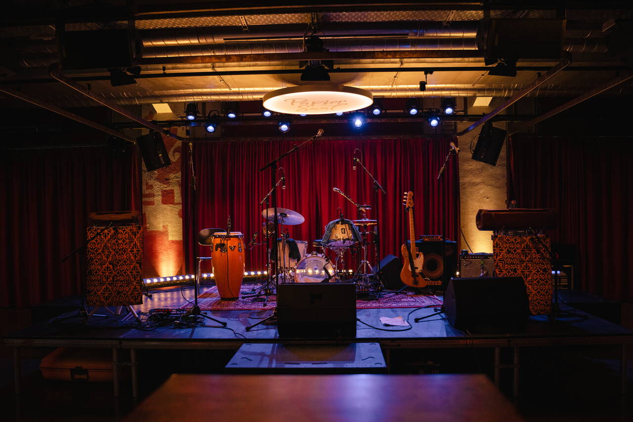 Papiersaal Bühne Papiersaal Bühne, Entertainment