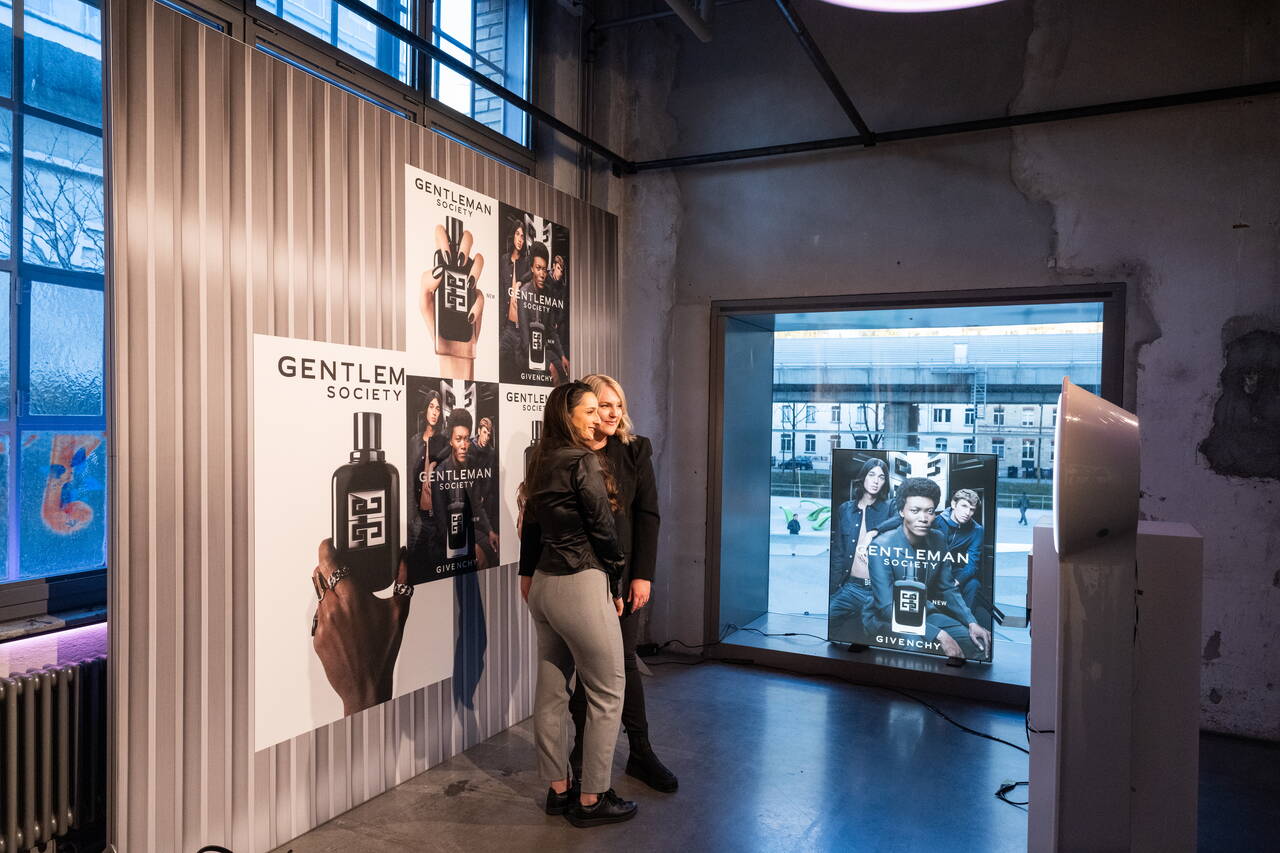 Photobox in the Folium Photobox in the Folium, people posing, event creation