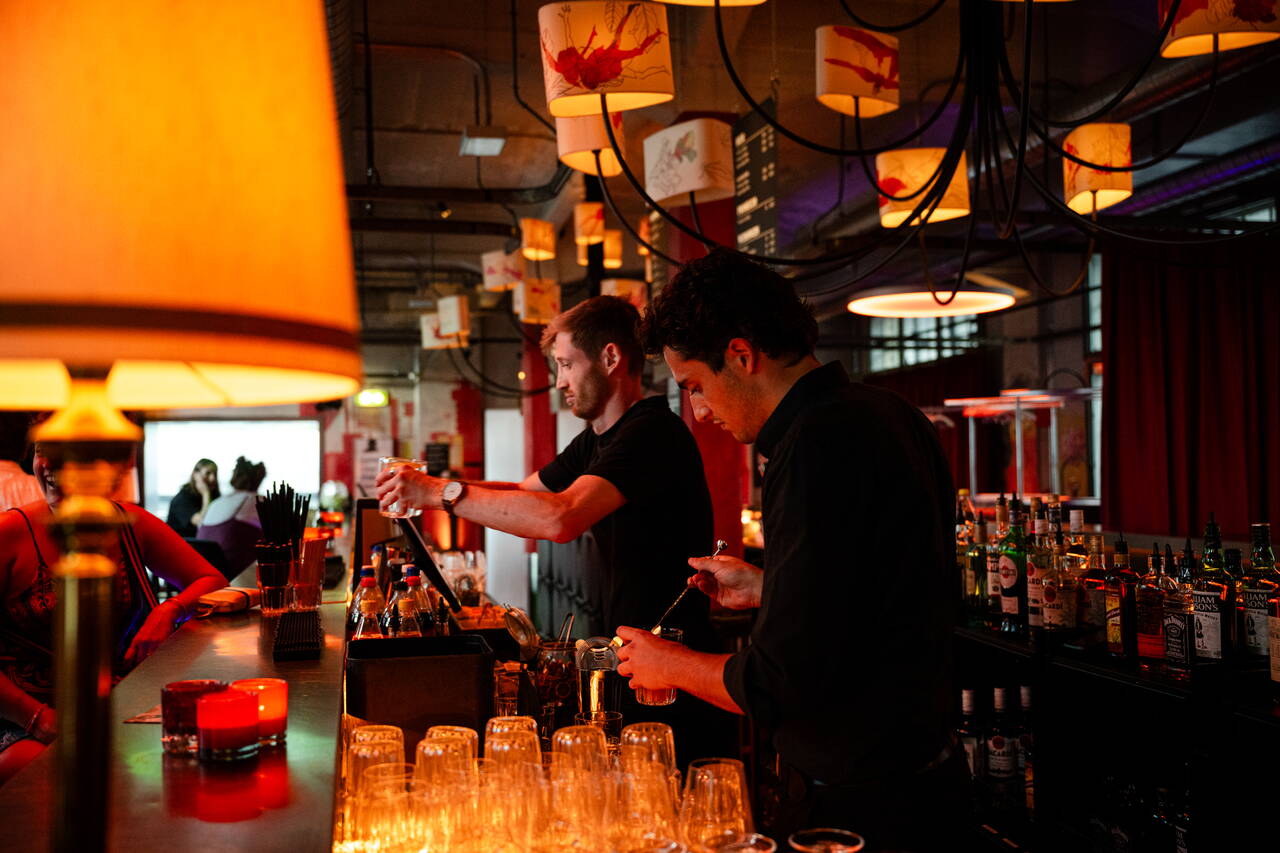 Papiersaal bar, drinks Papiersaal Bar, drinks preparation